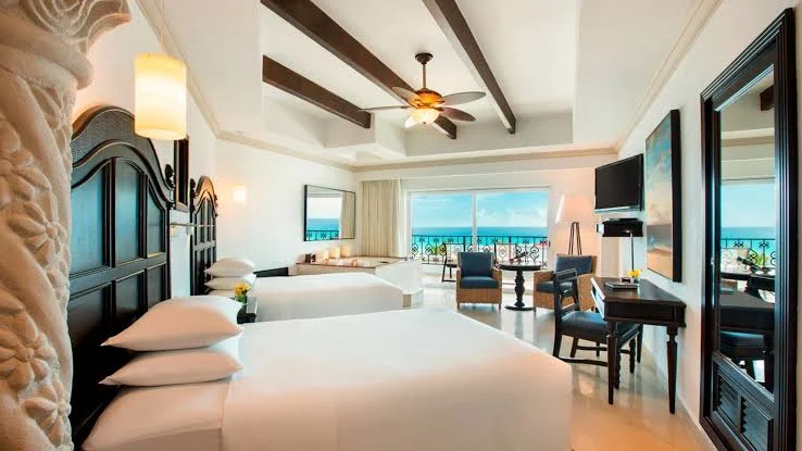 Swim-up suite at Hyatt Zilara Cancún