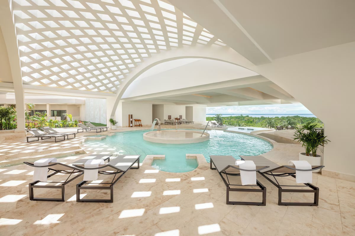 Spa hydrotherapy circuit at Secrets Mirabel Cancún
